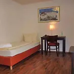 Hotel B-chill