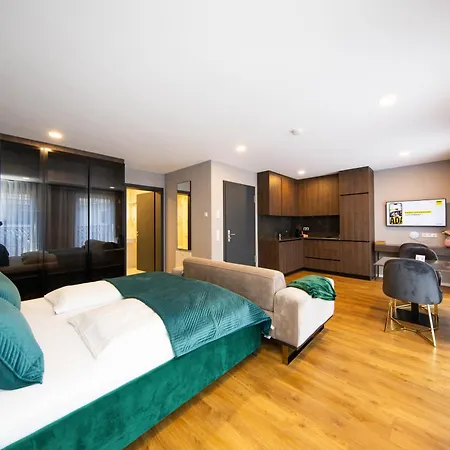 B-chill Hotel 4*