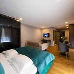 Otel B-chill